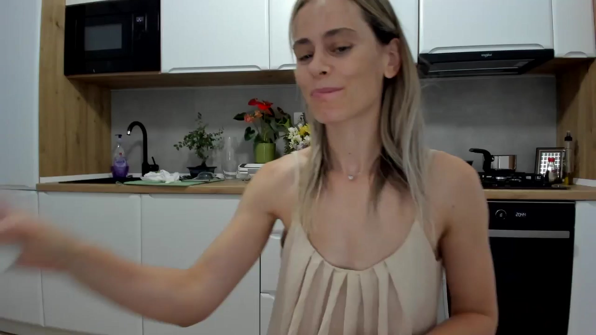Gallery image thumbnail from DebbyPaige's myfreecams stream on, 07/05/2025, 18:37 image 7 of 20