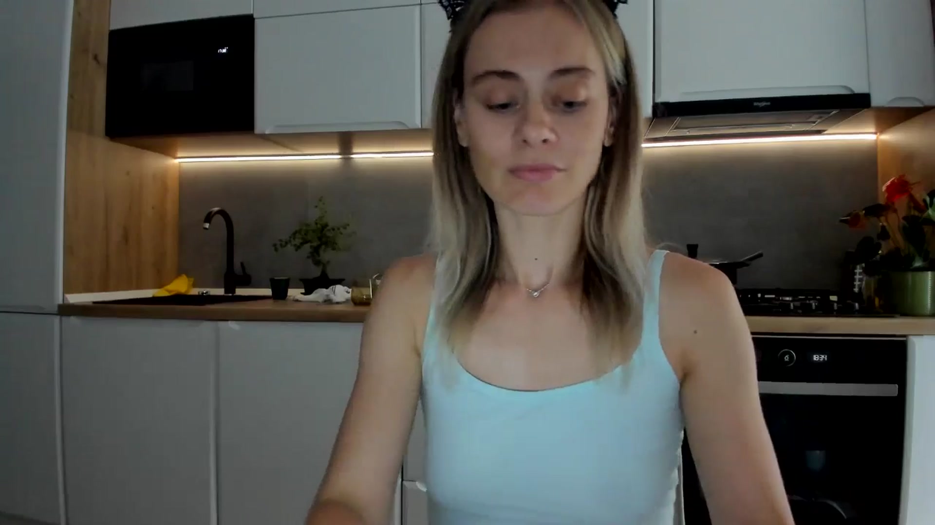 Gallery image thumbnail from DebbyPaige's myfreecams stream on, 07/07/2025, 16:06 image 17 of 20