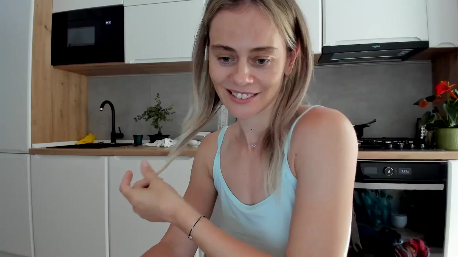 Gallery image thumbnail from DebbyPaige's myfreecams stream on, 07/07/2025, 16:06 image 13 of 20