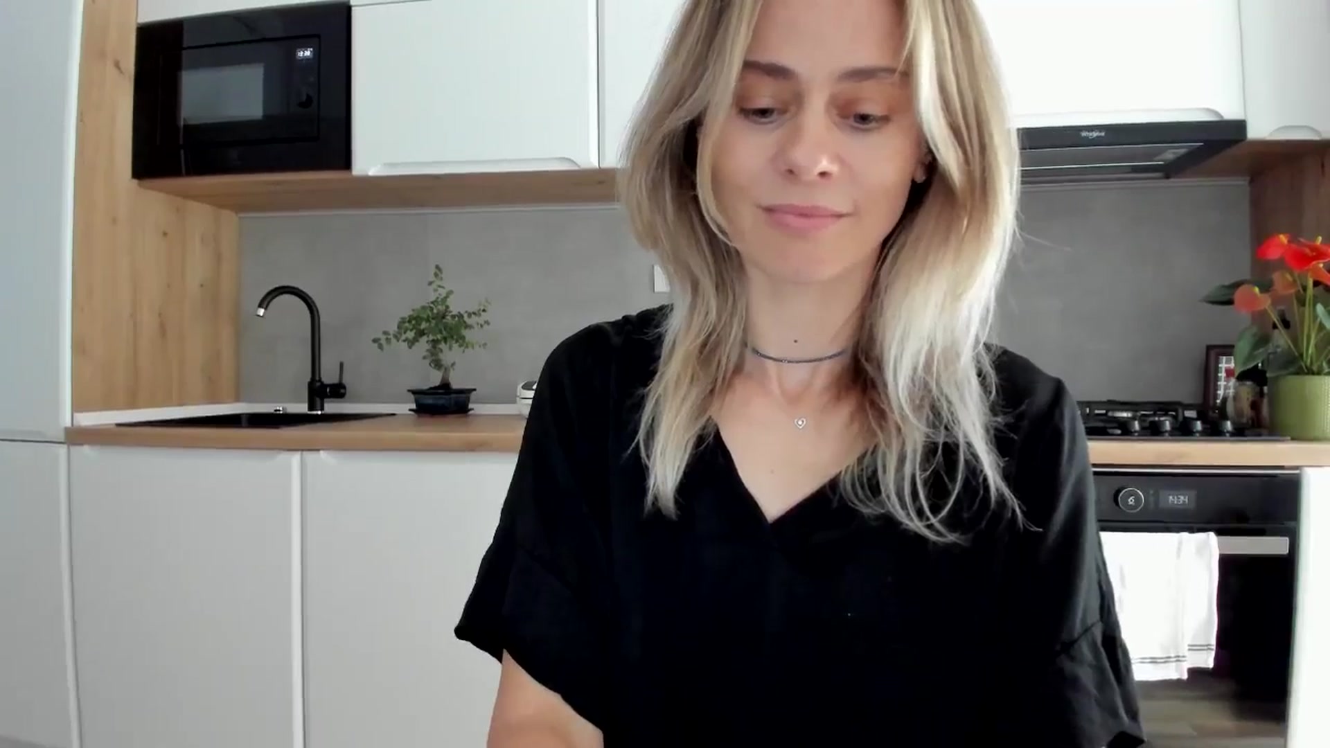 Gallery image thumbnail from DebbyPaige's myfreecams stream on, 07/09/2025, 14:13 image 9 of 20