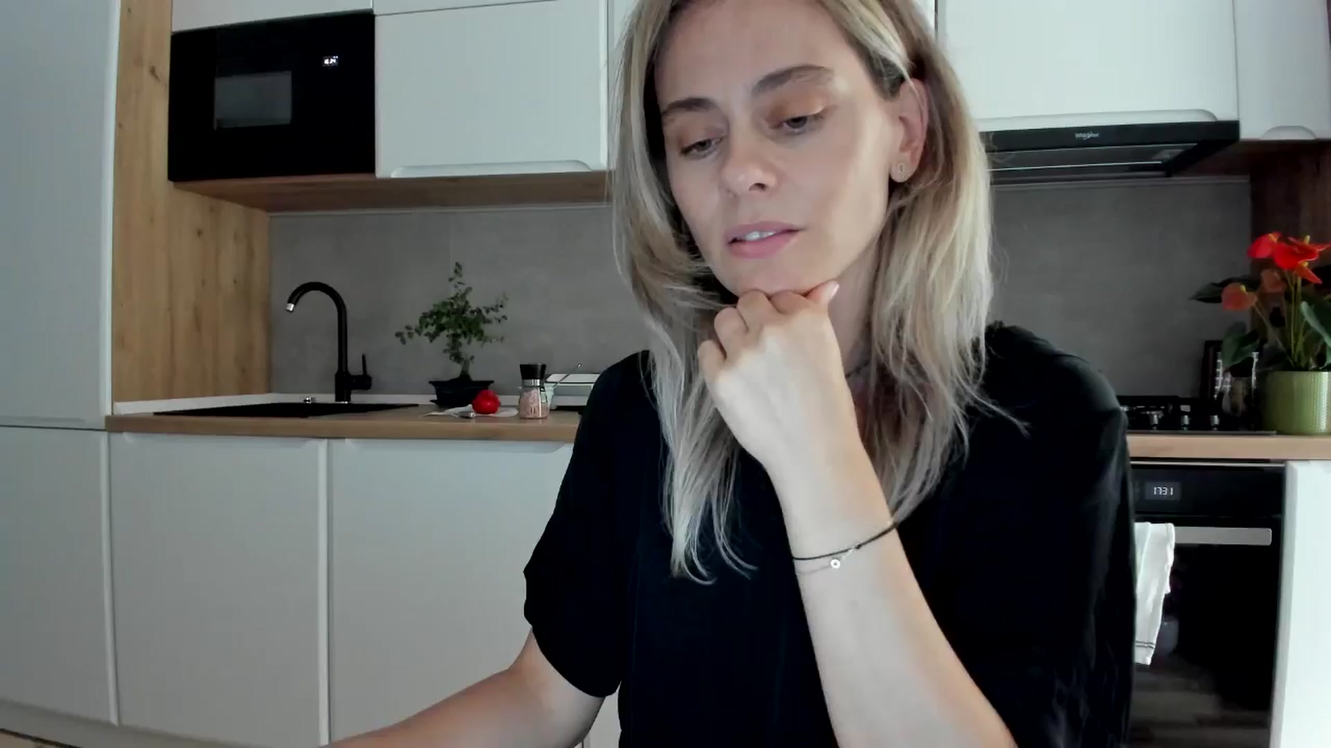 Gallery image thumbnail from DebbyPaige's myfreecams stream on, 07/09/2025, 14:43 image 9 of 20