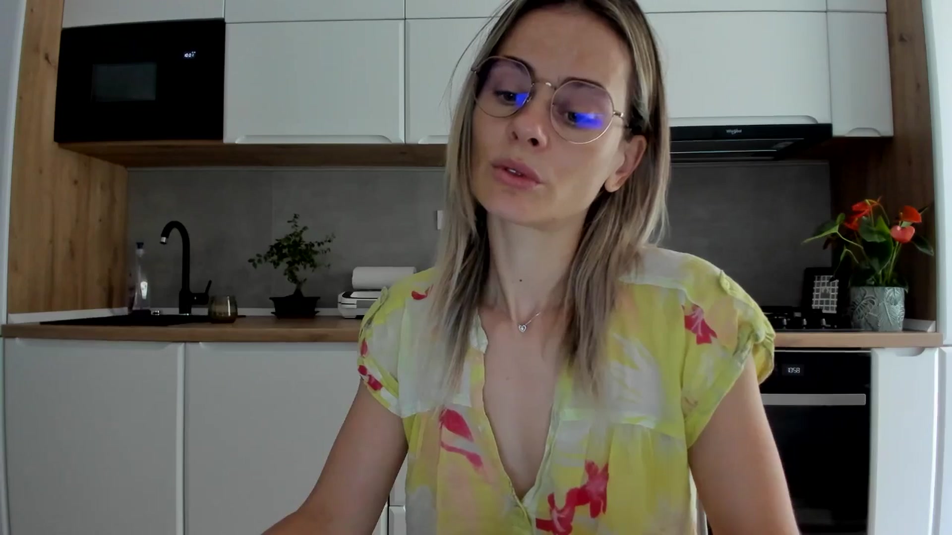 Gallery image thumbnail from DebbyPaige's myfreecams stream on, 07/14/2025, 10:33 image 5 of 20