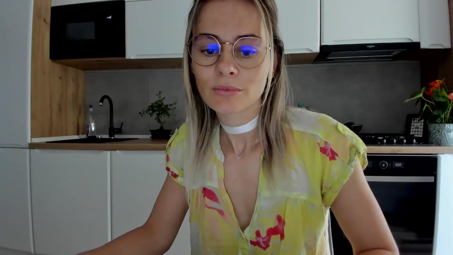 Gallery image thumbnail from DebbyPaige's myfreecams stream on, 07/14/2025, 10:33 image 14 of 20