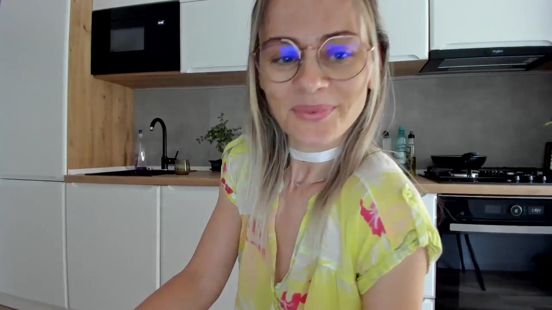 Gallery image thumbnail from DebbyPaige's myfreecams stream on, 07/14/2025, 10:33 image 11 of 20
