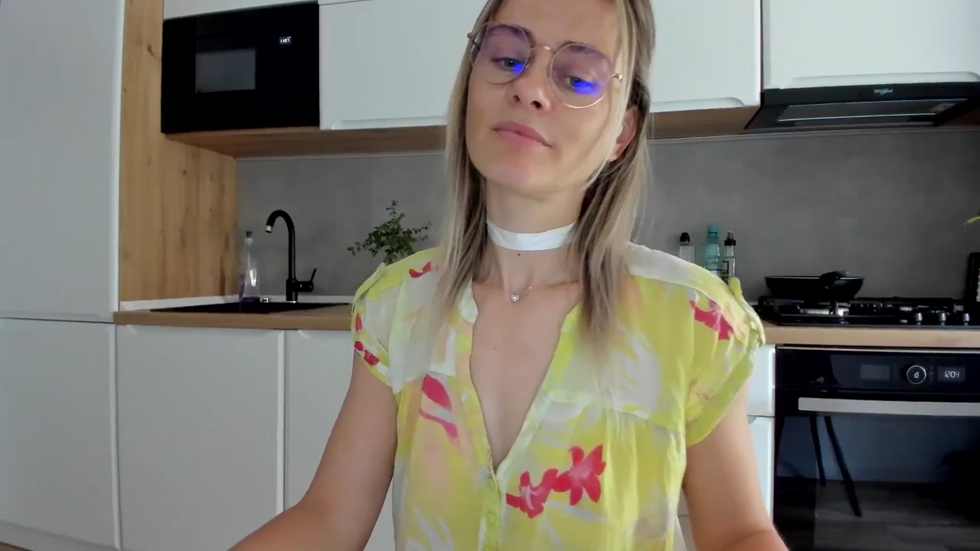 Gallery image thumbnail from DebbyPaige's myfreecams stream on, 07/14/2025, 10:33 image 12 of 20