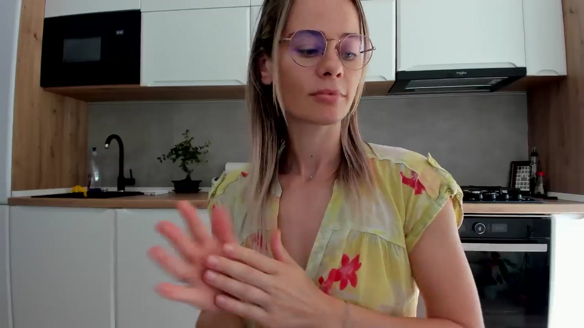 Gallery image thumbnail from DebbyPaige's myfreecams stream on, 07/14/2025, 14:01 image 3 of 20