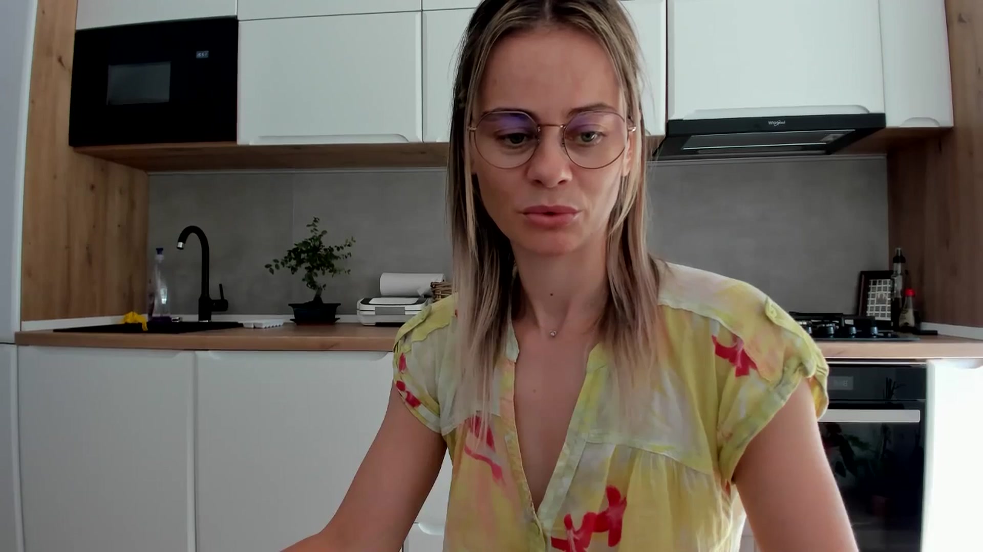 Gallery image thumbnail from DebbyPaige's myfreecams stream on, 07/14/2025, 14:01 image 9 of 20