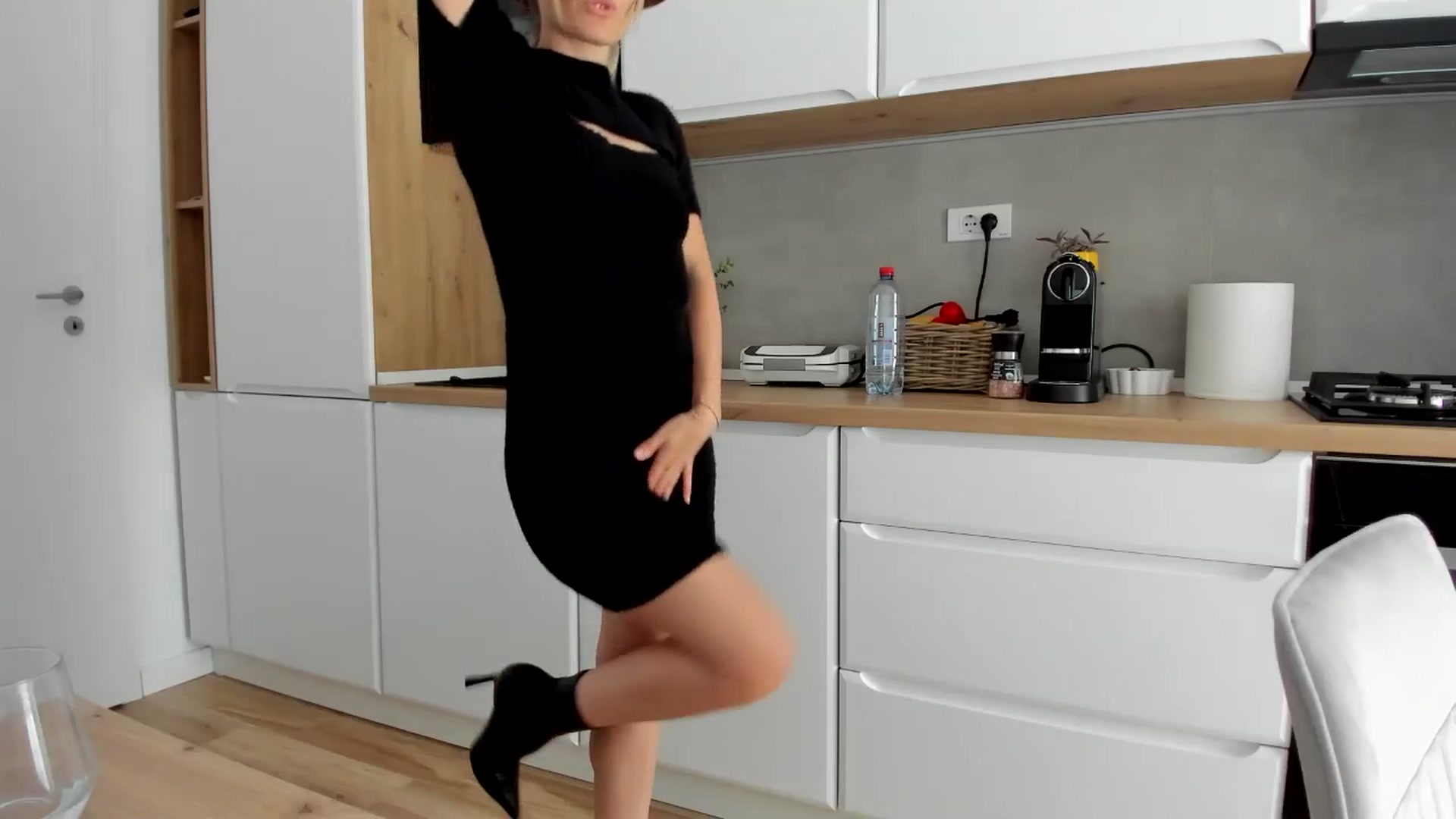 Gallery image thumbnail from DebbyPaige's myfreecams stream on, 07/17/2025, 13:17 image 4 of 20
