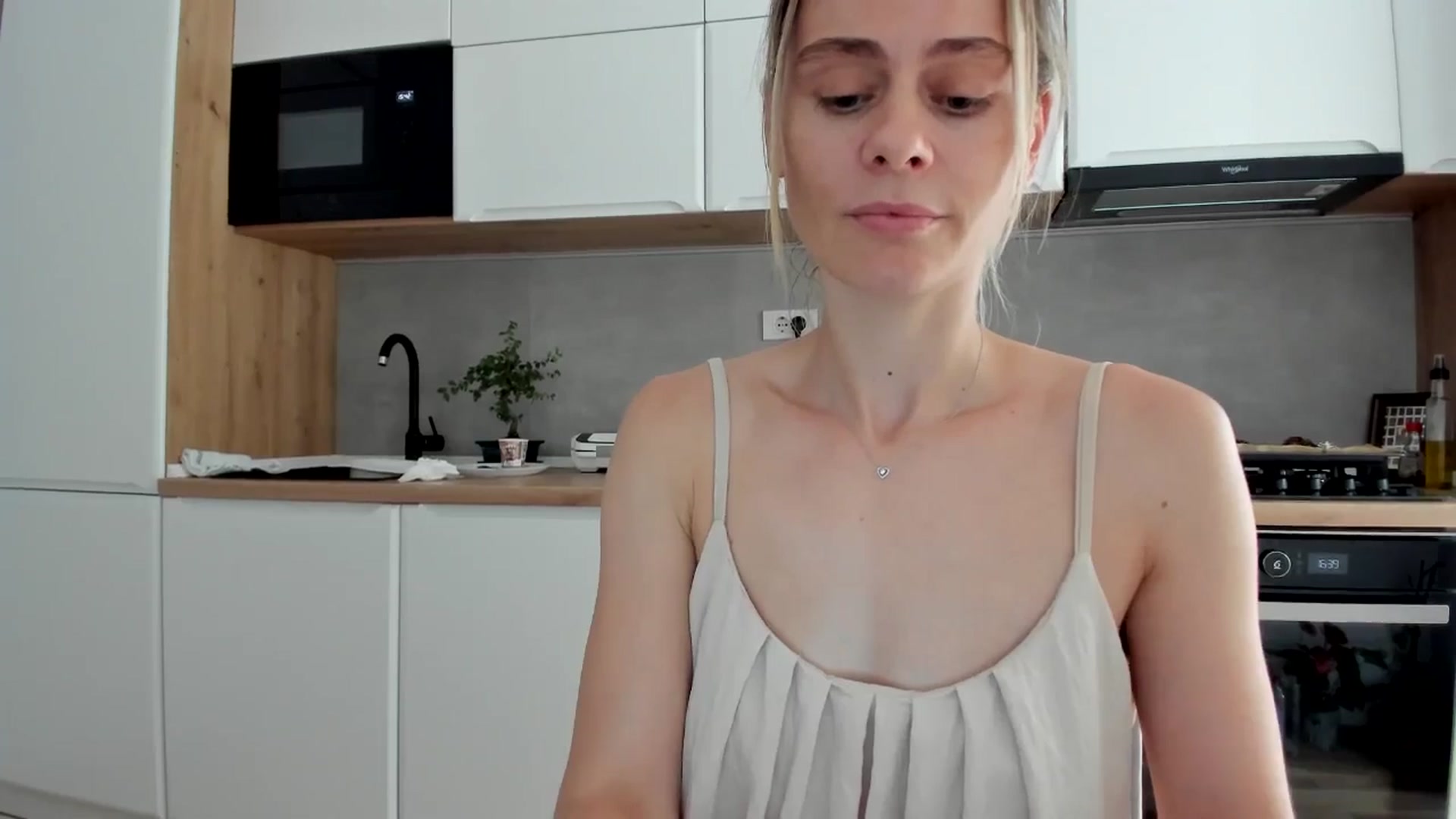 Gallery image thumbnail from DebbyPaige's myfreecams stream on, 07/17/2025, 13:44 image 14 of 20