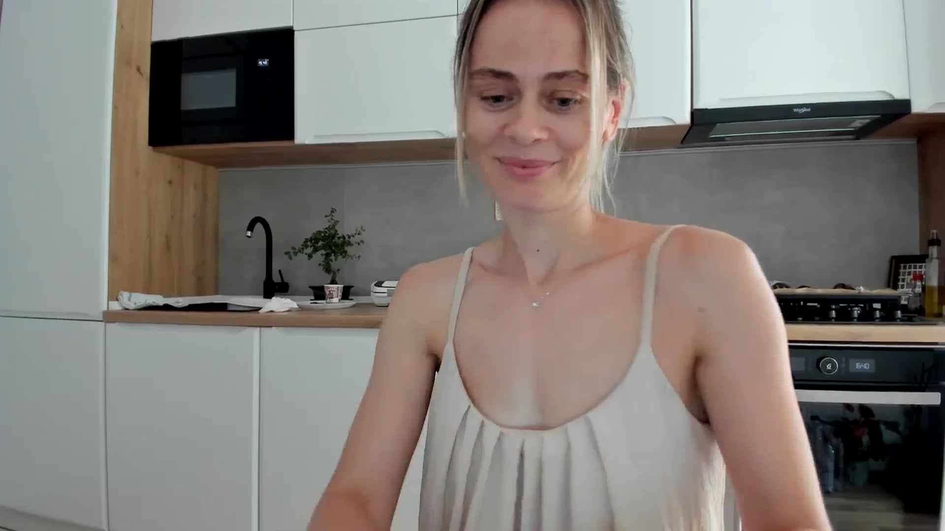 Gallery image thumbnail from DebbyPaige's myfreecams stream on, 07/17/2025, 13:44 image 15 of 20