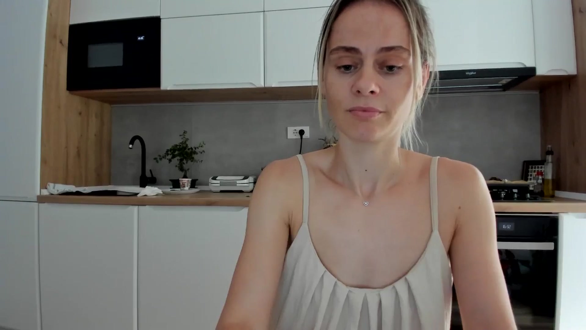Gallery image thumbnail from DebbyPaige's myfreecams stream on, 07/17/2025, 13:44 image 3 of 20