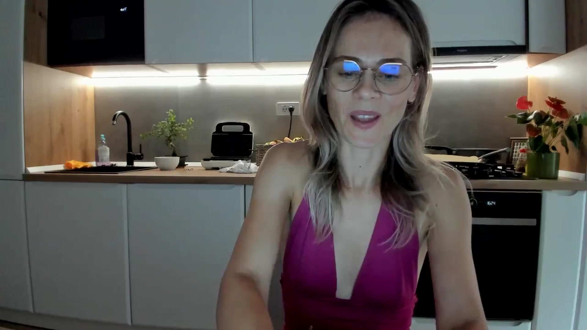 Gallery image thumbnail from DebbyPaige's myfreecams stream on, 07/31/2025, 13:46 image 2 of 20