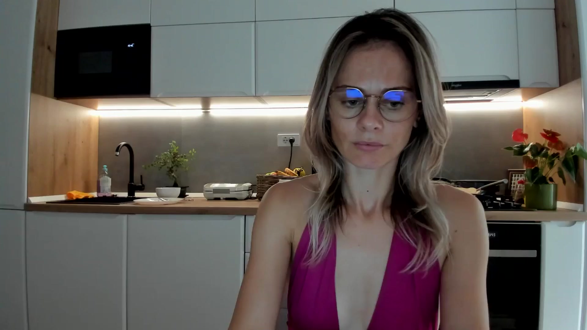 Gallery image thumbnail from DebbyPaige's myfreecams stream on, 07/31/2025, 13:46 image 20 of 20