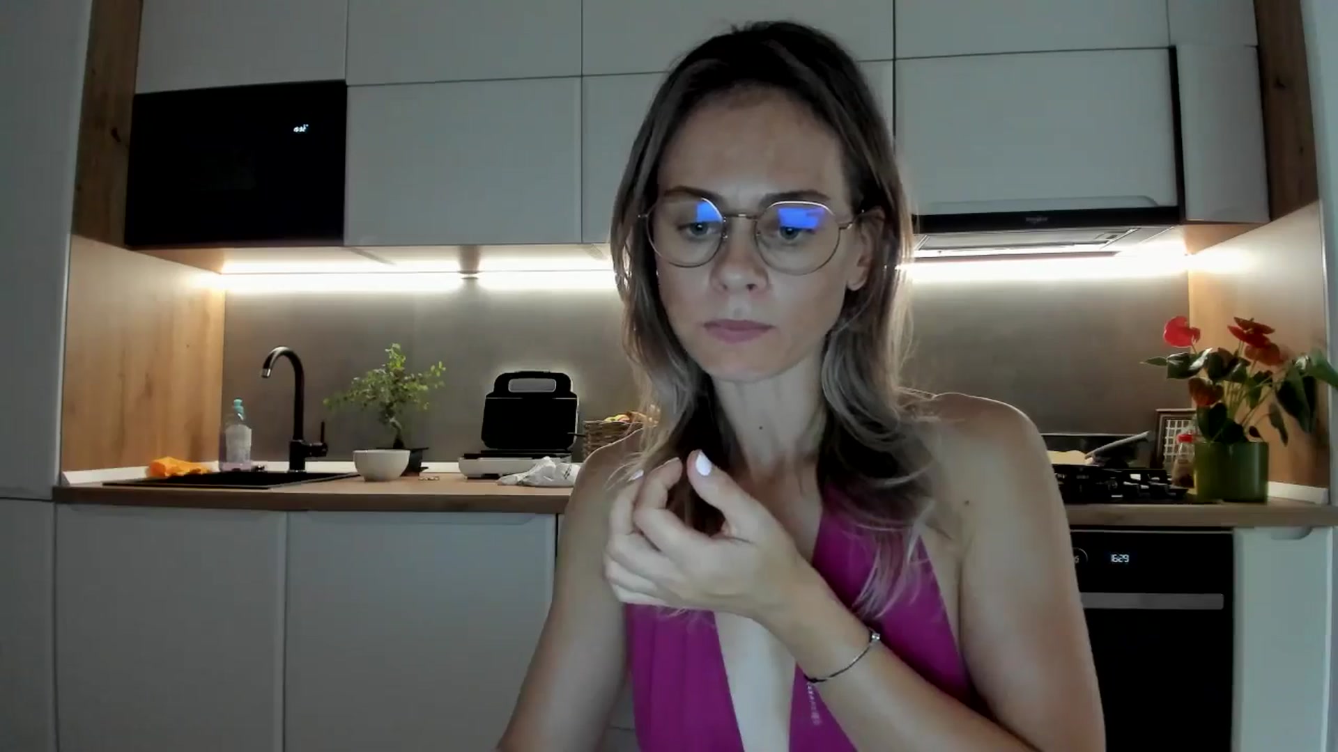Gallery image thumbnail from DebbyPaige's myfreecams stream on, 07/31/2025, 13:46 image 7 of 20