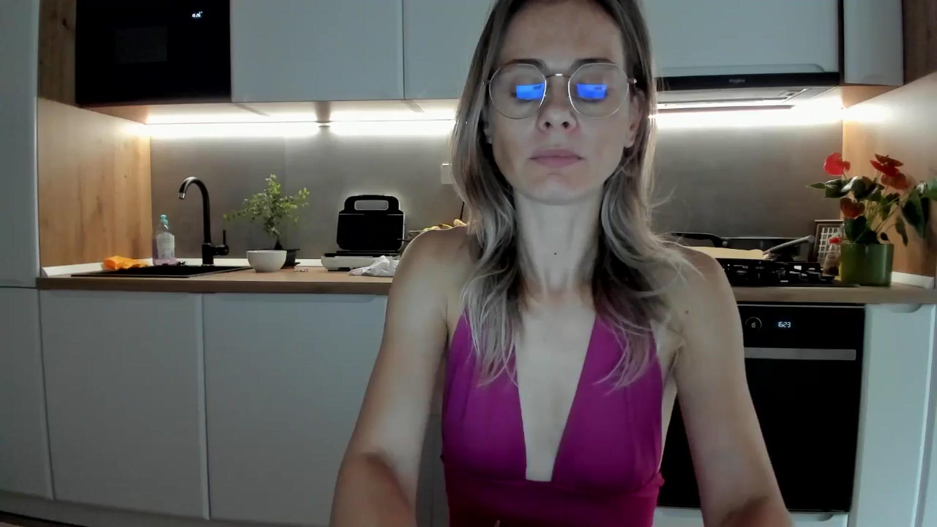 Gallery image thumbnail from DebbyPaige's myfreecams stream on, 07/31/2025, 13:46 image 1 of 20