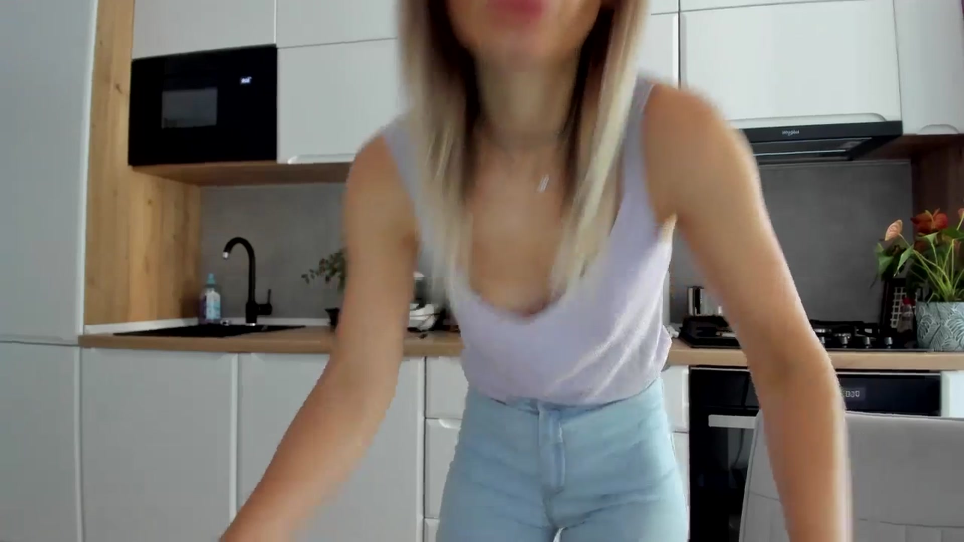 Gallery image thumbnail from DebbyPaige's myfreecams stream on, 08/02/2025, 08:29 image 6 of 20