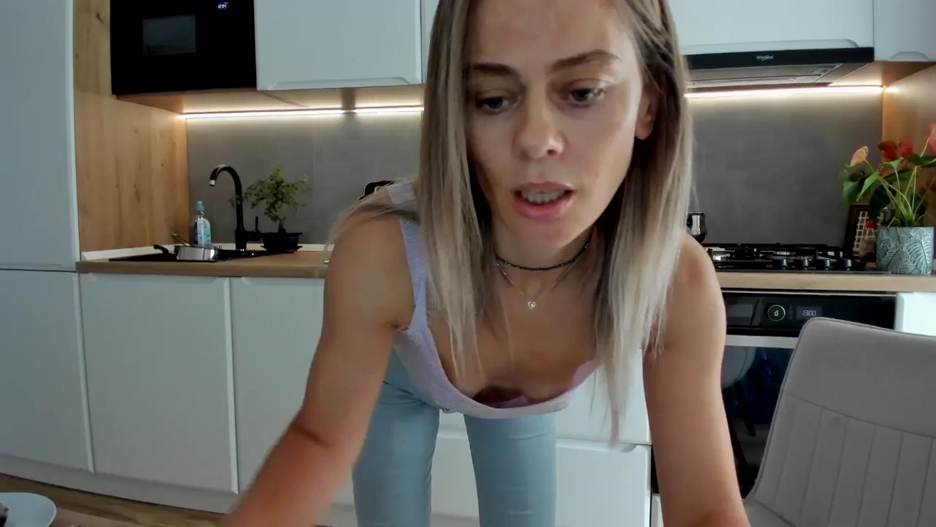 Gallery image thumbnail from DebbyPaige's myfreecams stream on, 08/02/2025, 10:40 image 15 of 20