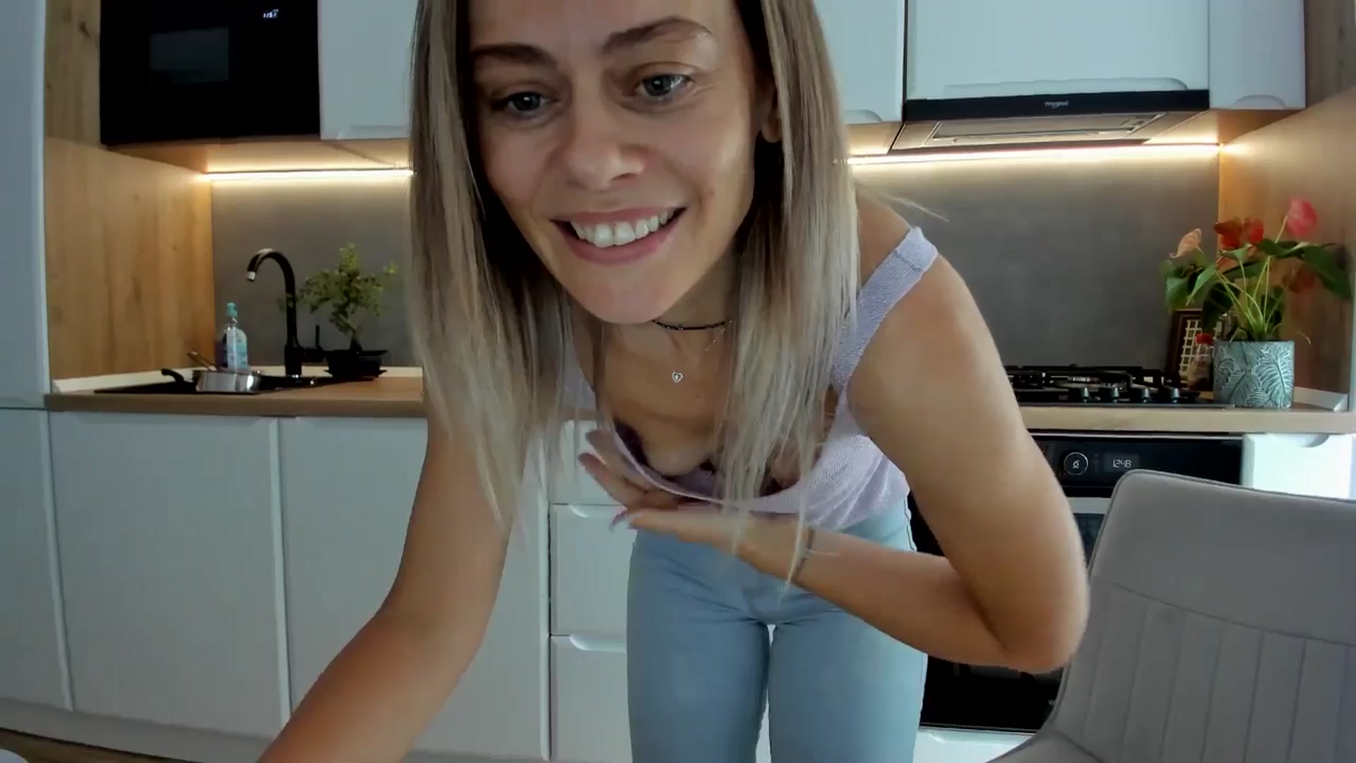 Gallery image thumbnail from DebbyPaige's myfreecams stream on, 08/02/2025, 10:40 image 13 of 20