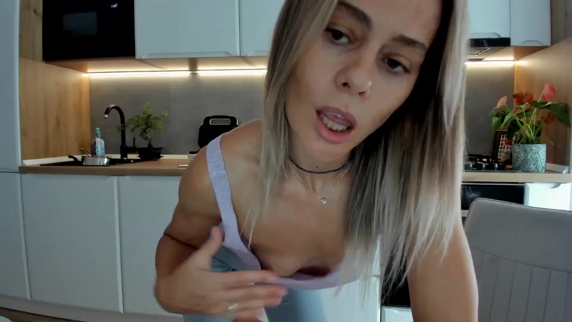 Gallery image thumbnail from DebbyPaige's myfreecams stream on, 08/02/2025, 10:40 image 14 of 20