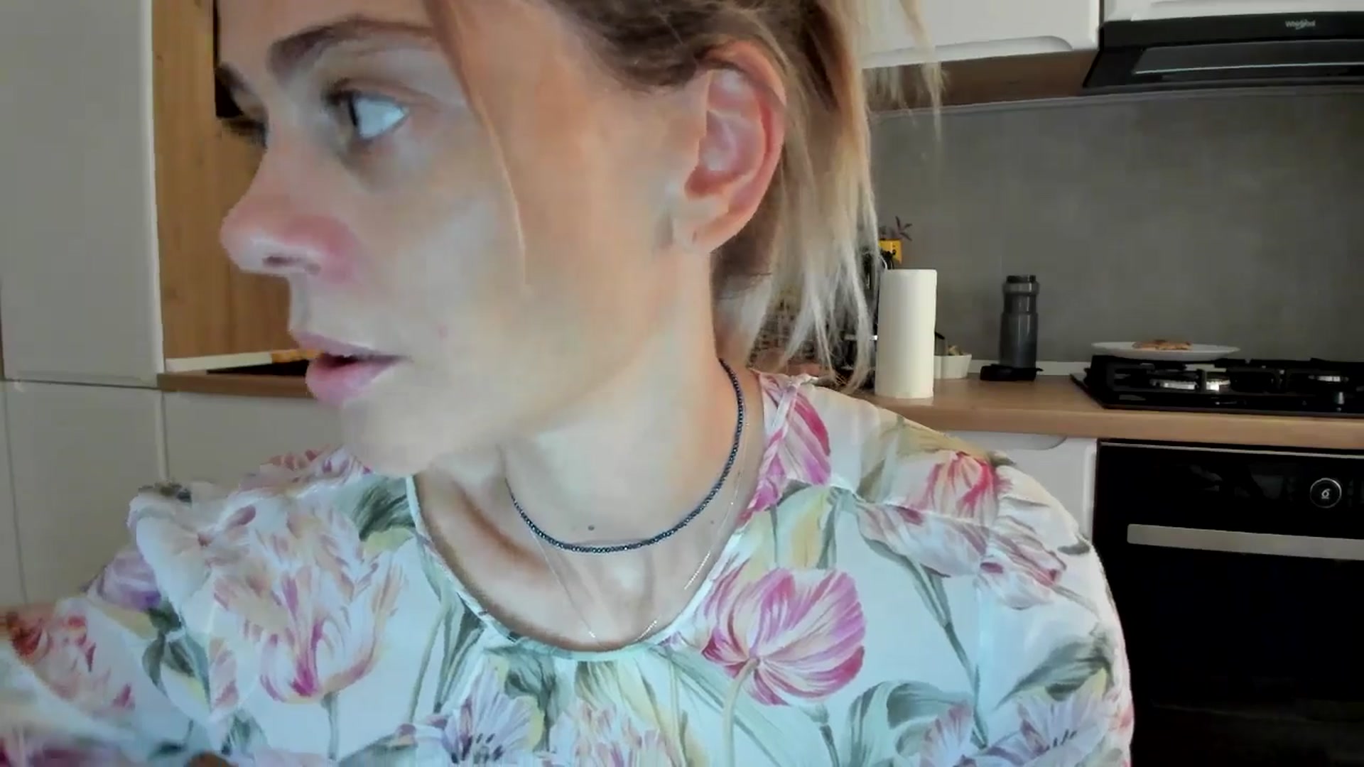 Gallery image thumbnail from DebbyPaige's myfreecams stream on, 08/02/2025, 17:23 image 19 of 20
