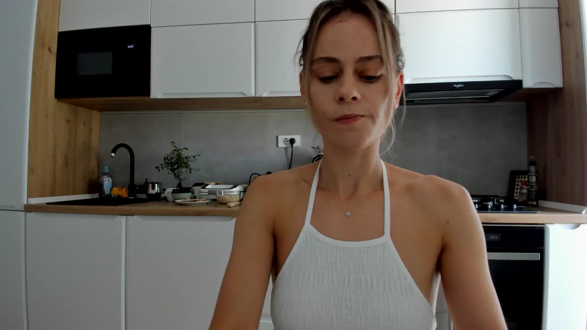 Gallery image thumbnail from DebbyPaige's myfreecams stream on, 08/04/2025, 12:13 image 3 of 20