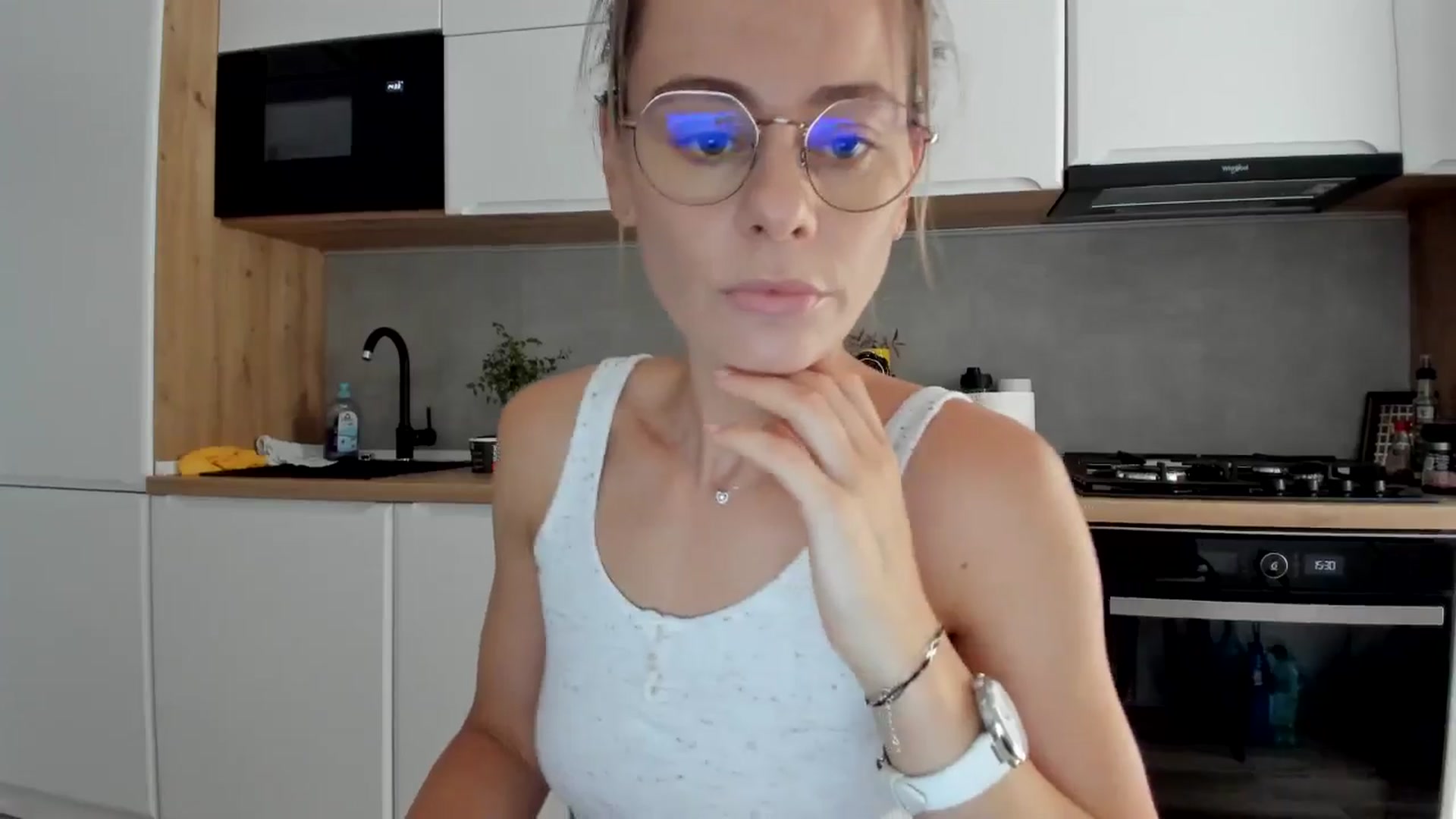 Gallery image thumbnail from DebbyPaige's myfreecams stream on, 08/05/2025, 12:51 image 9 of 20
