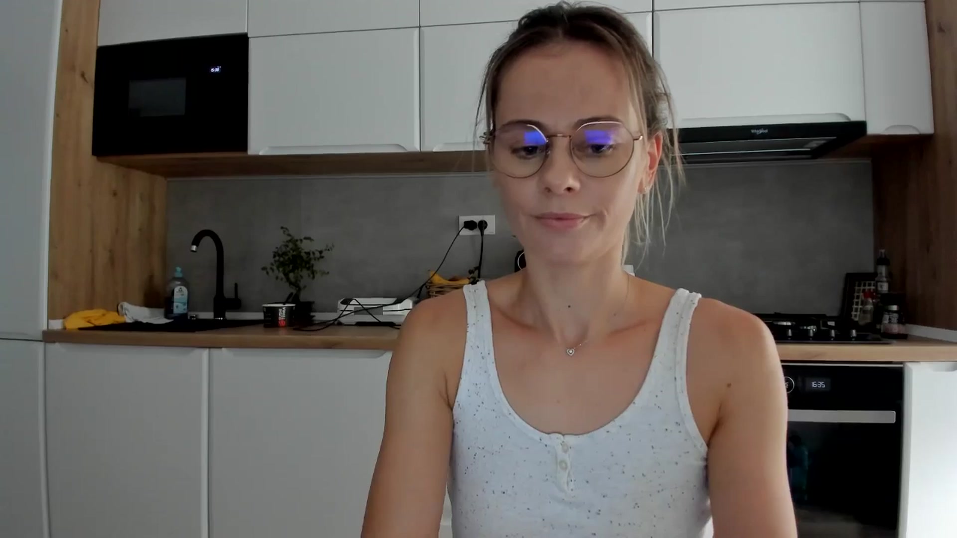 Gallery image thumbnail from DebbyPaige's myfreecams stream on, 08/05/2025, 14:52 image 7 of 20