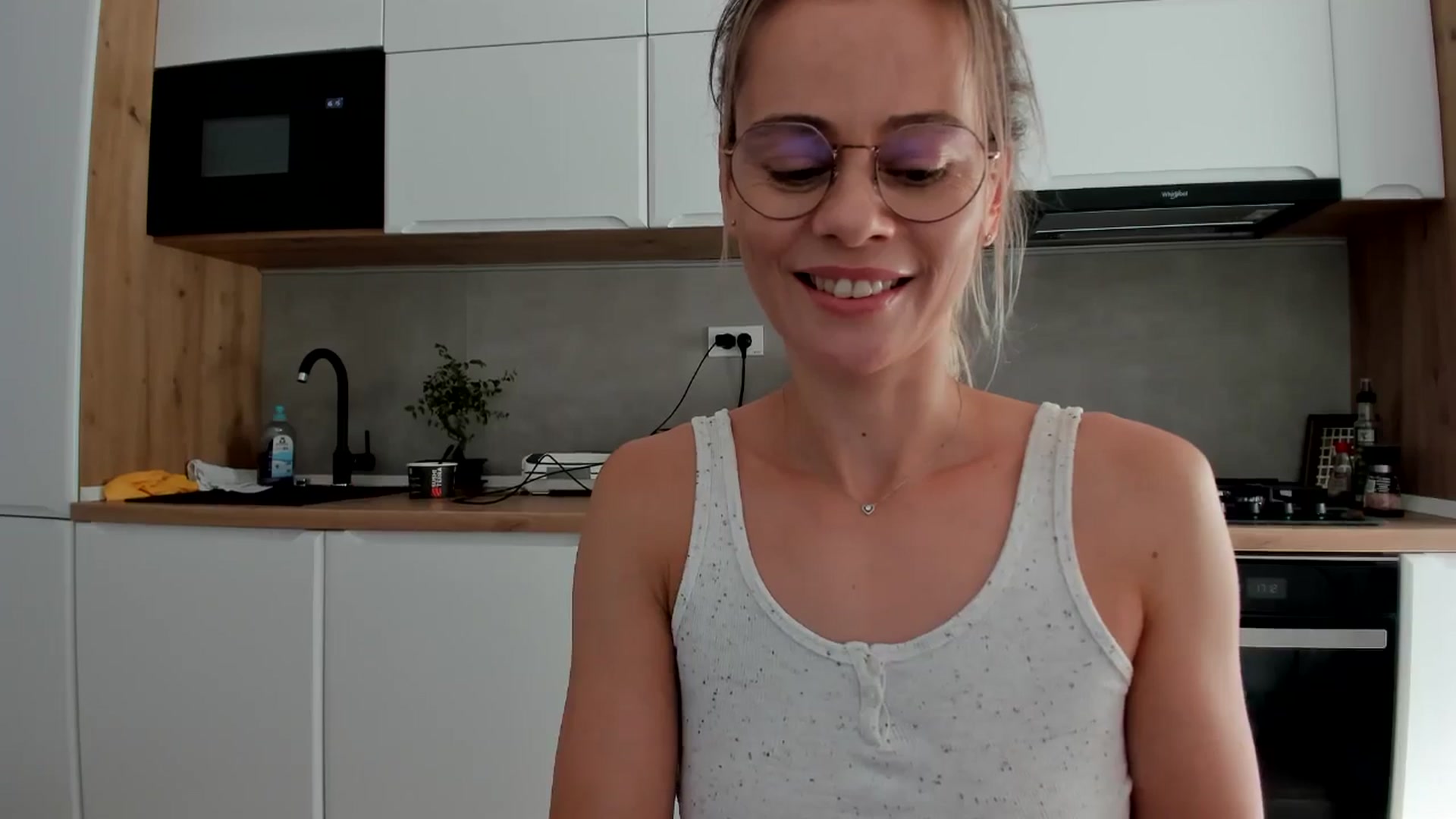 Gallery image thumbnail from DebbyPaige's myfreecams stream on, 08/05/2025, 14:52 image 14 of 20