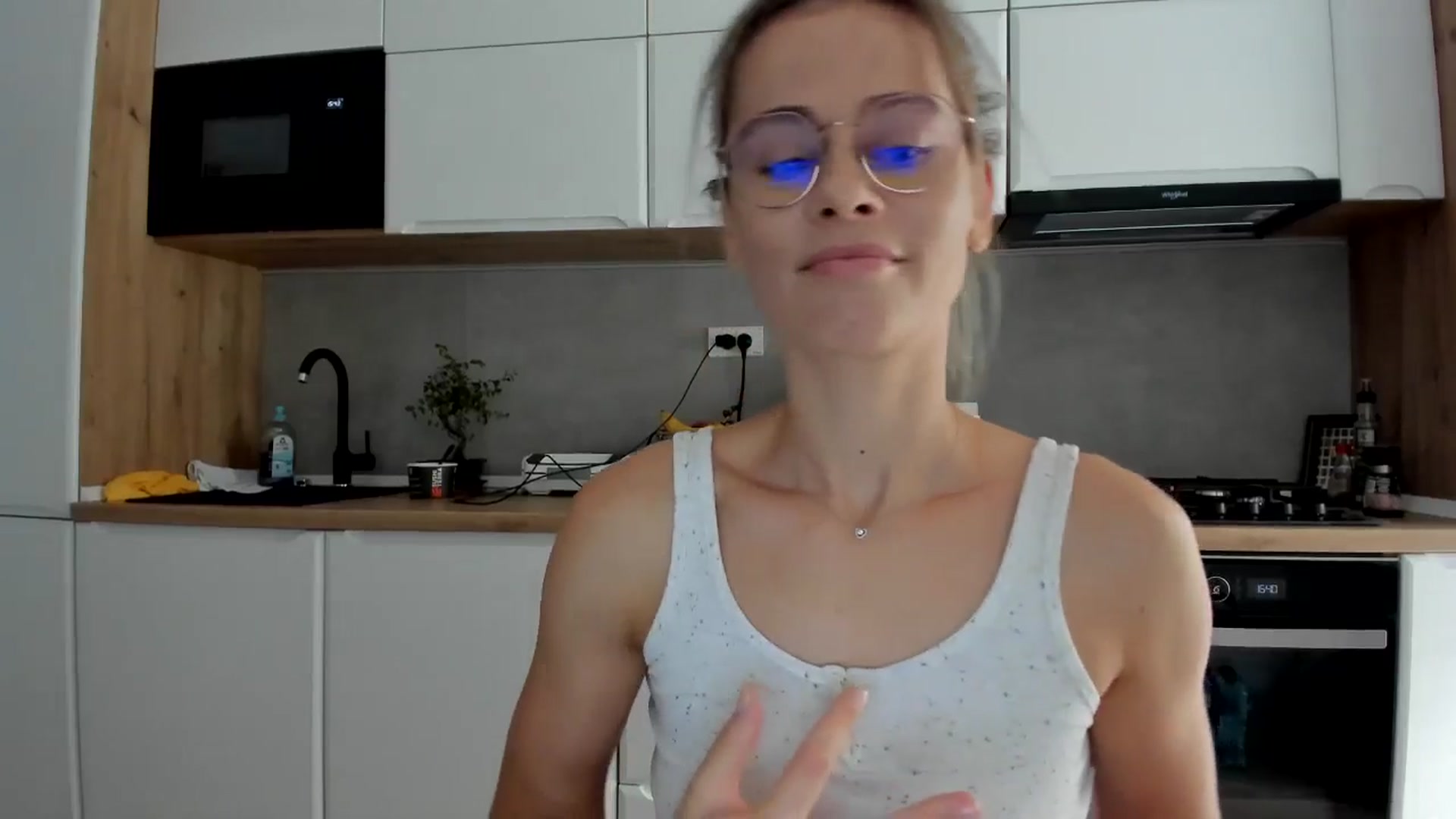 Gallery image thumbnail from DebbyPaige's myfreecams stream on, 08/05/2025, 14:52 image 8 of 20