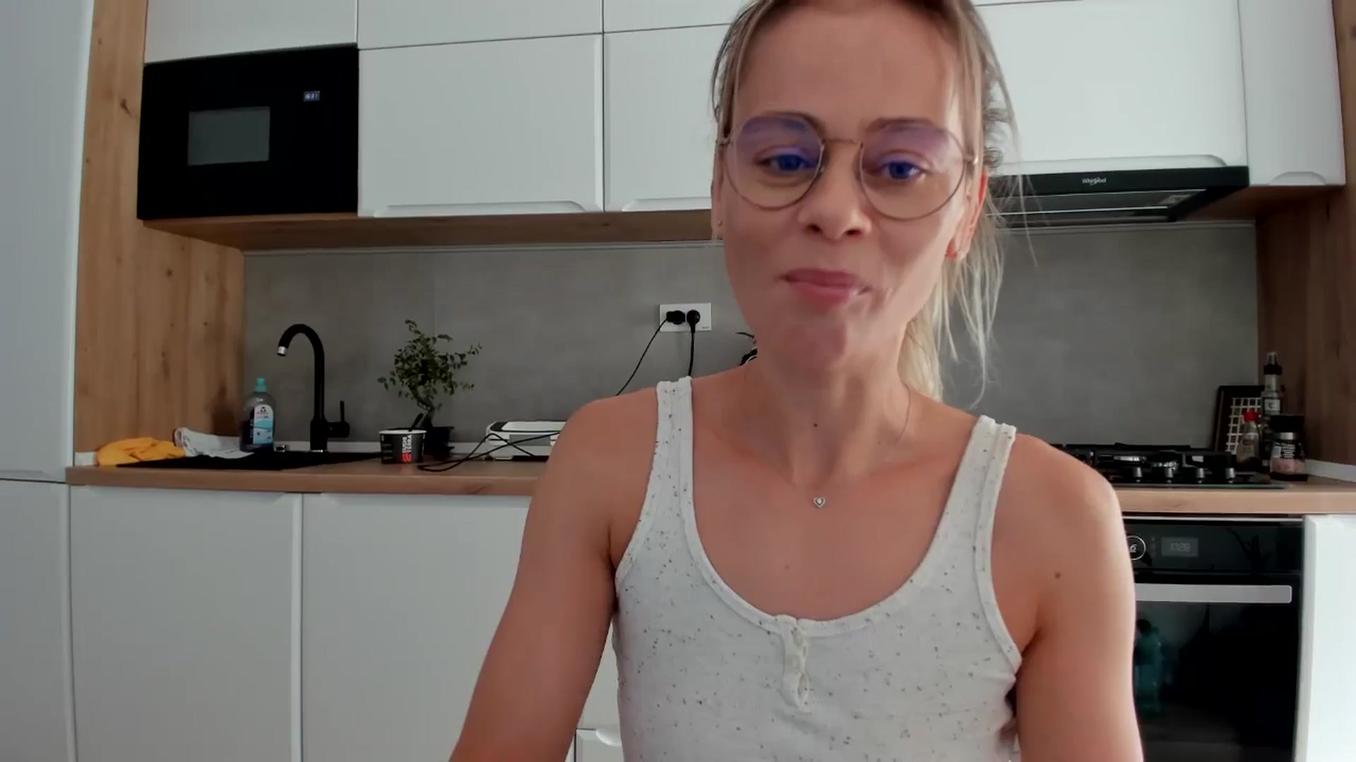 Gallery image thumbnail from DebbyPaige's myfreecams stream on, 08/05/2025, 14:52 image 17 of 20