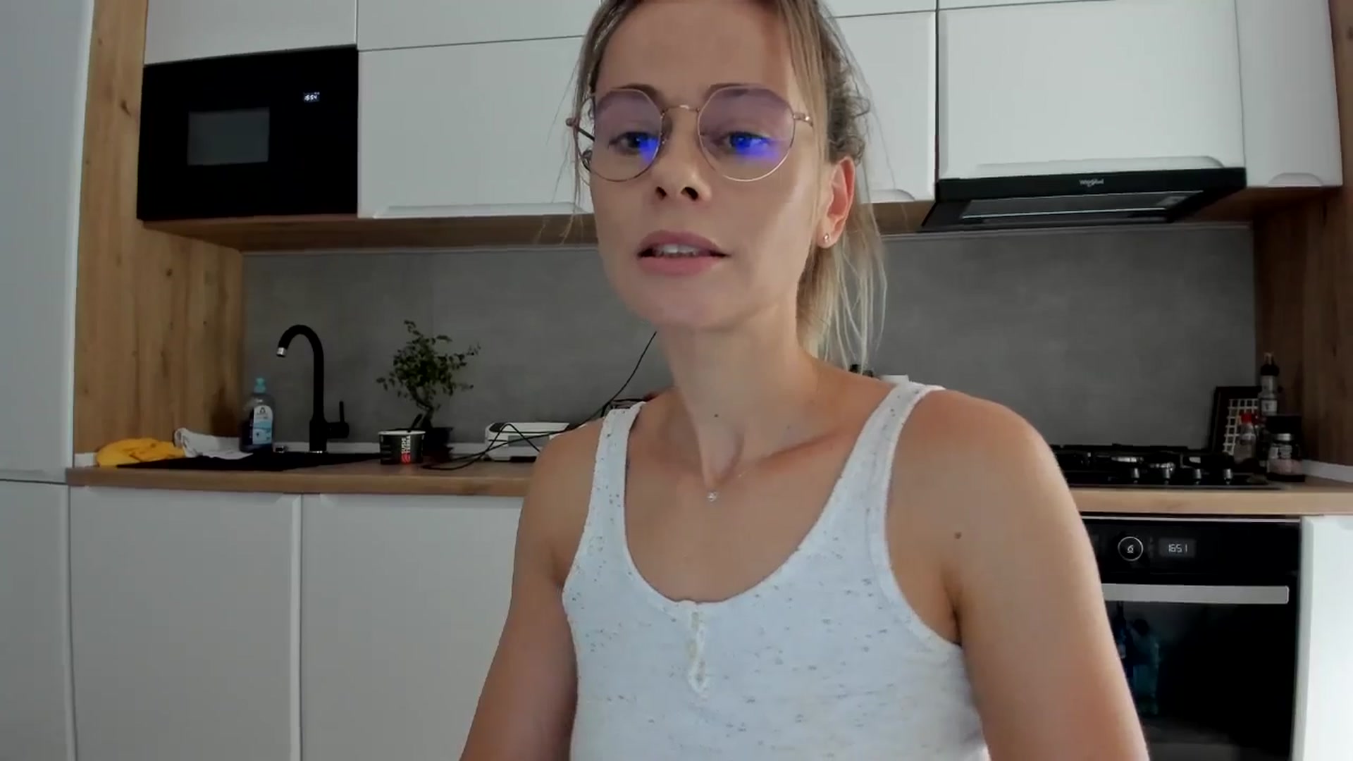 Gallery image thumbnail from DebbyPaige's myfreecams stream on, 08/05/2025, 14:52 image 10 of 20