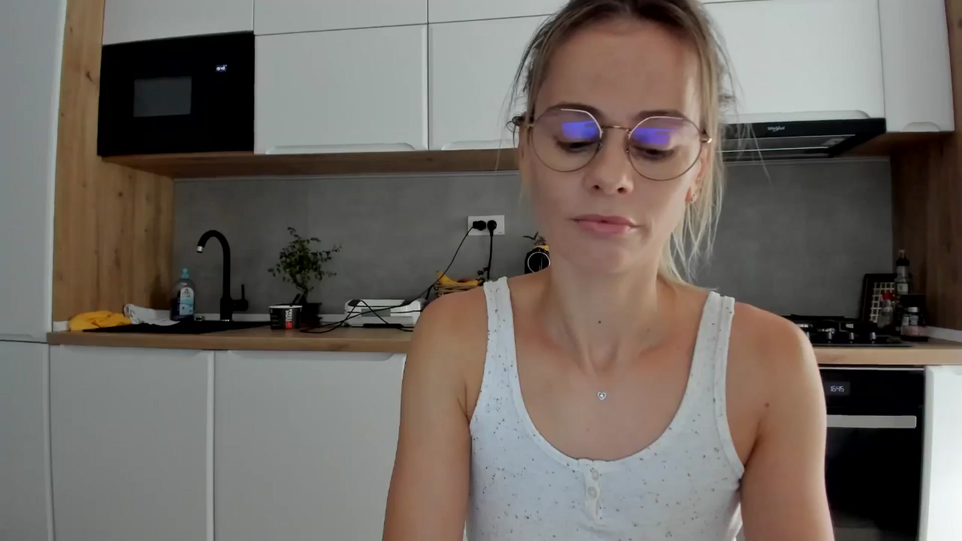 Gallery image thumbnail from DebbyPaige's myfreecams stream on, 08/05/2025, 14:52 image 9 of 20