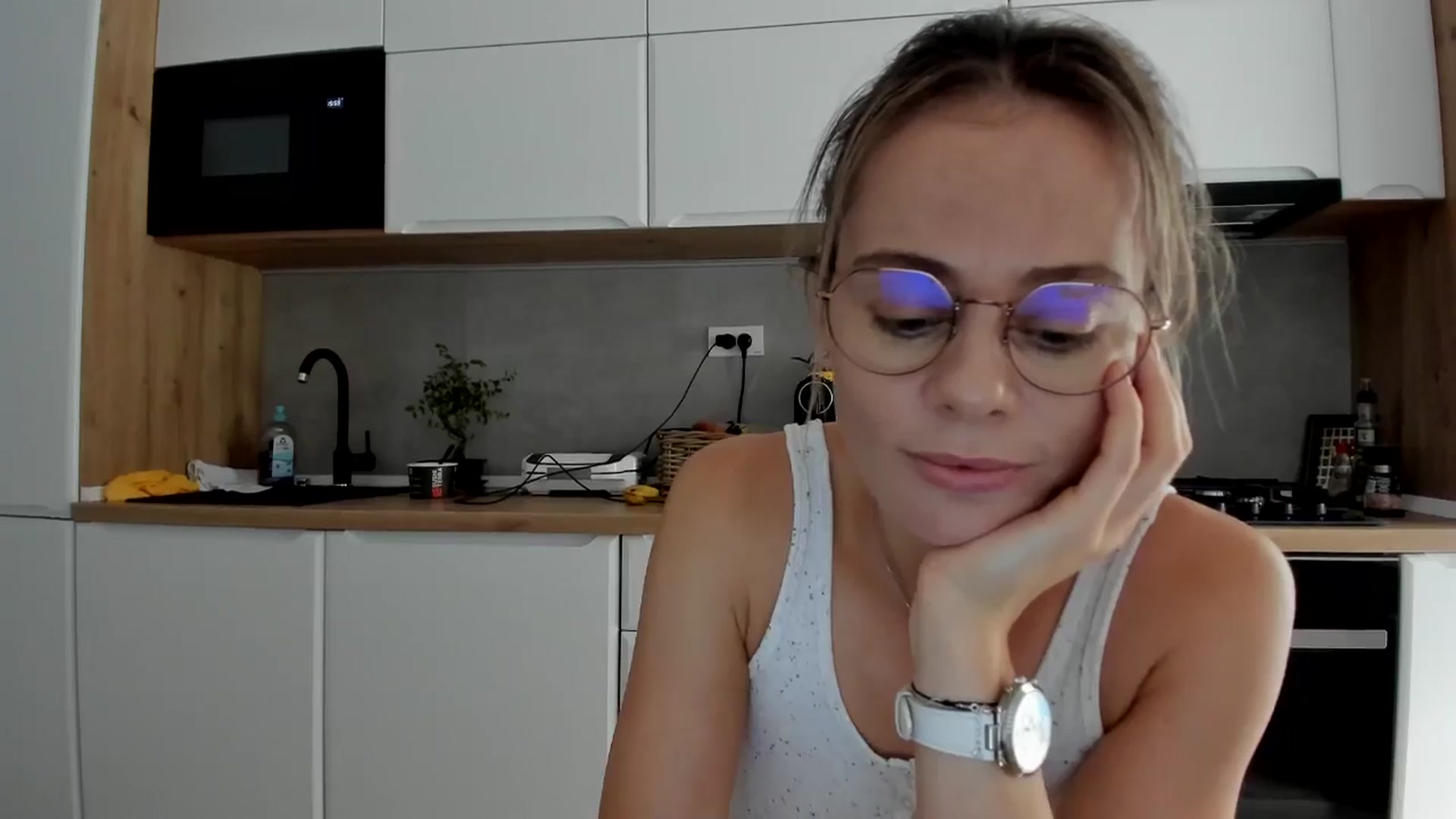 Gallery image thumbnail from DebbyPaige's myfreecams stream on, 08/05/2025, 14:52 image 11 of 20