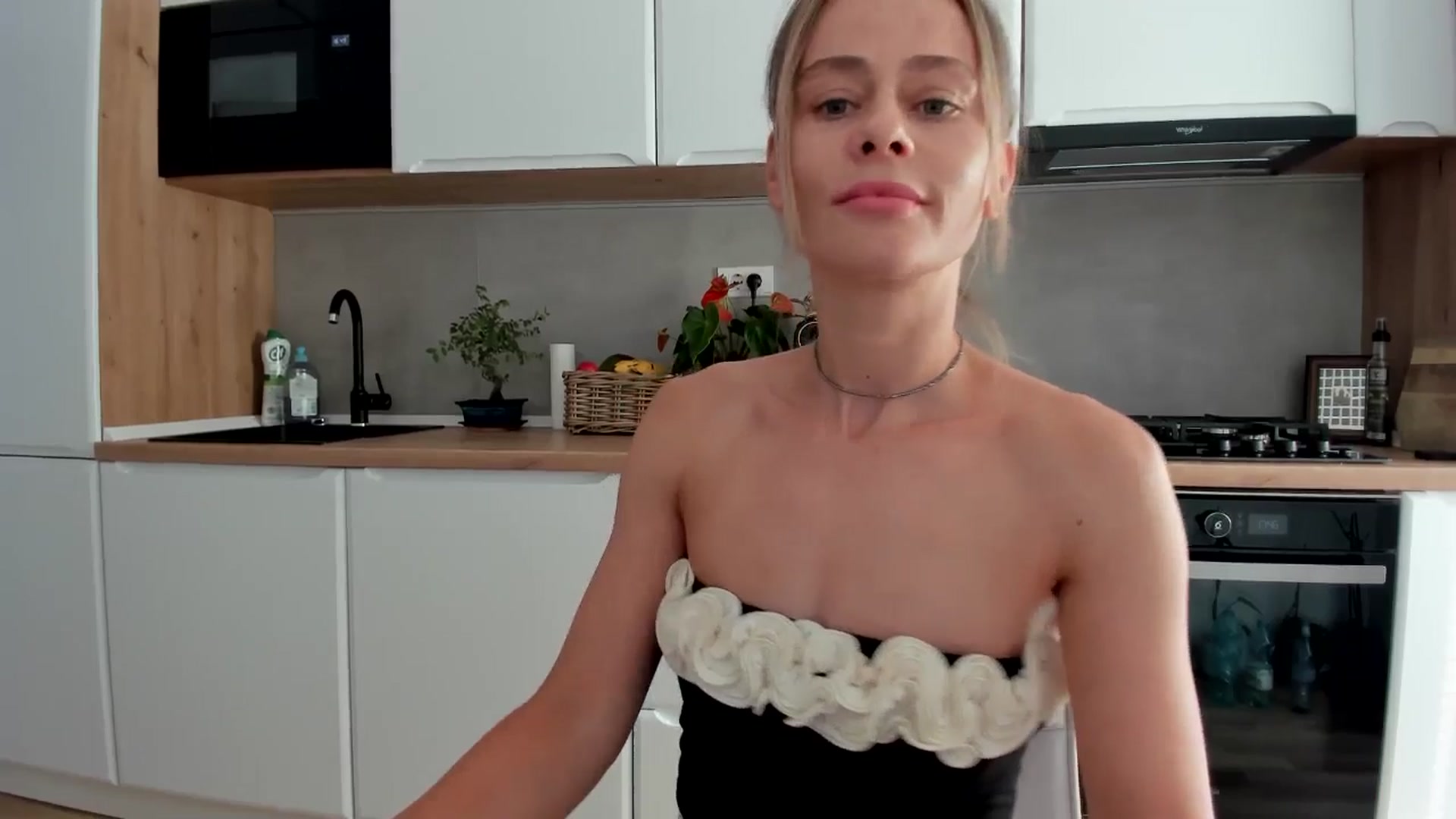 Gallery image thumbnail from DebbyPaige's myfreecams stream on, 08/09/2025, 15:15 image 11 of 20