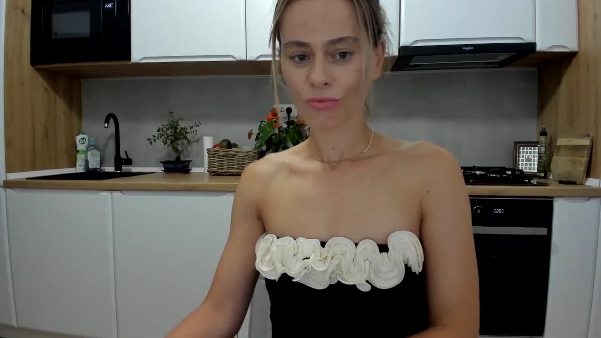 Gallery image thumbnail from DebbyPaige's myfreecams stream on, 08/09/2025, 19:25 image 16 of 20