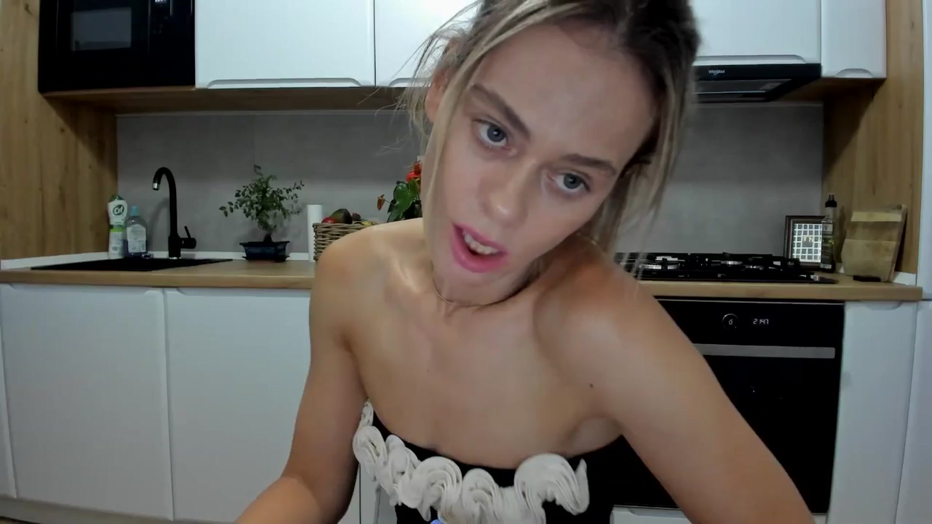 Gallery image thumbnail from DebbyPaige's myfreecams stream on, 08/09/2025, 19:25 image 12 of 20
