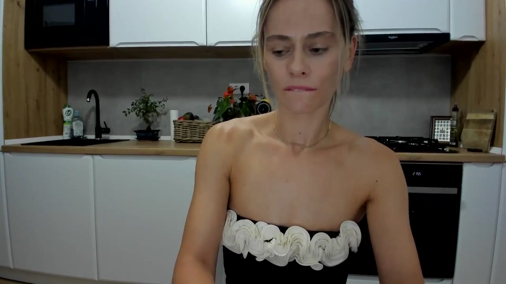 Gallery image thumbnail from DebbyPaige's myfreecams stream on, 08/09/2025, 19:25 image 14 of 20
