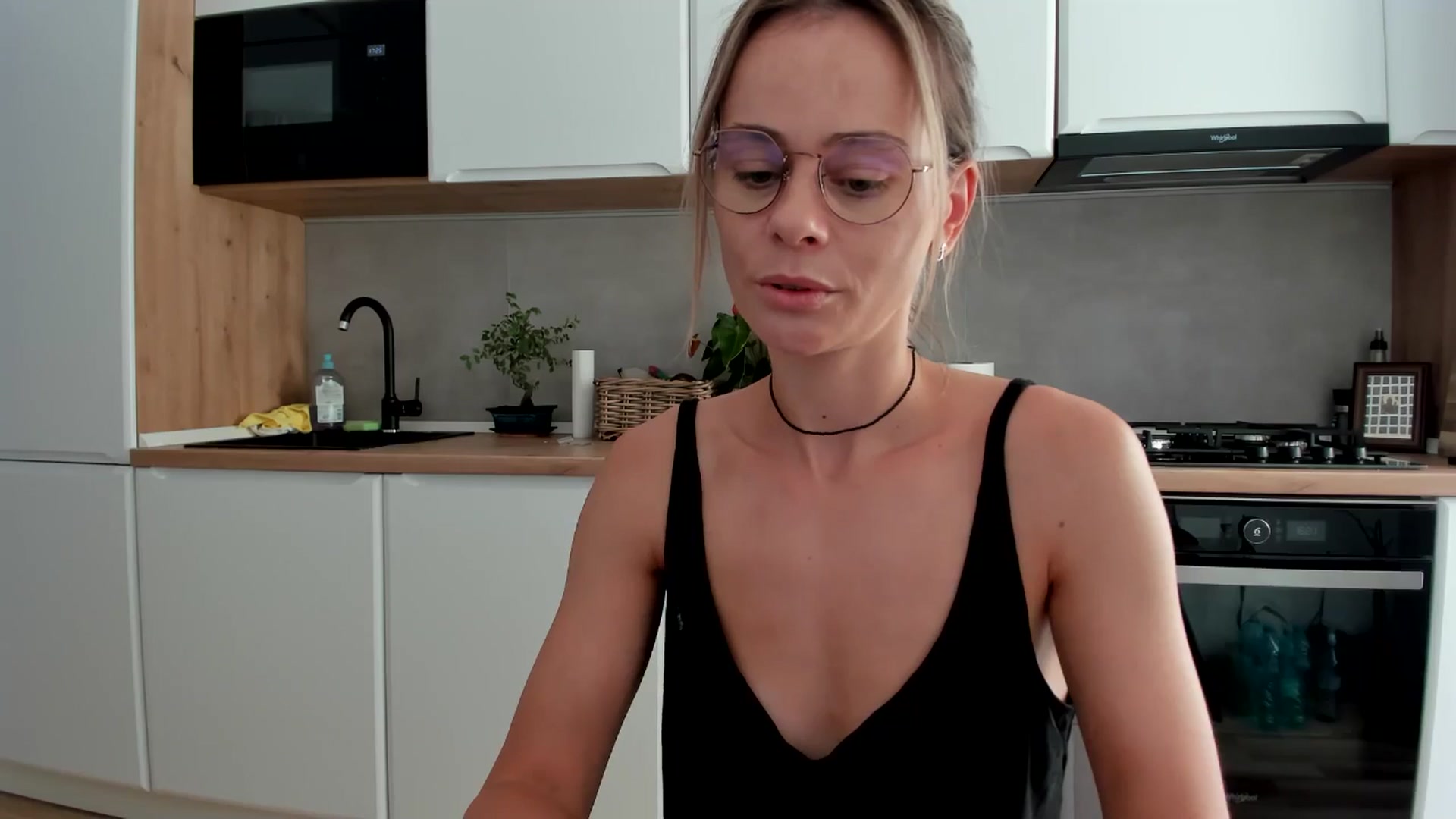 Gallery image thumbnail from DebbyPaige's myfreecams stream on, 08/10/2025, 16:53 image 3 of 20