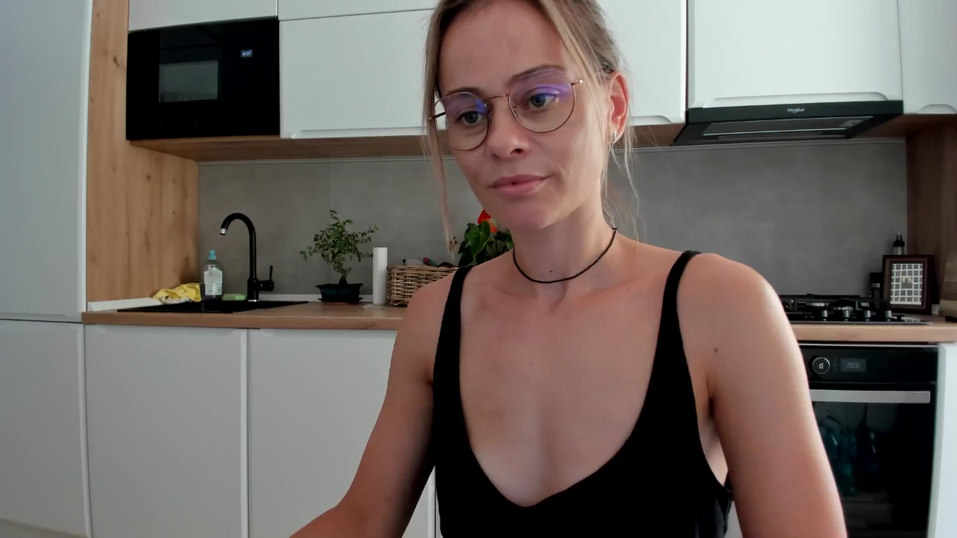 Gallery image thumbnail from DebbyPaige's myfreecams stream on, 08/10/2025, 16:53 image 12 of 20