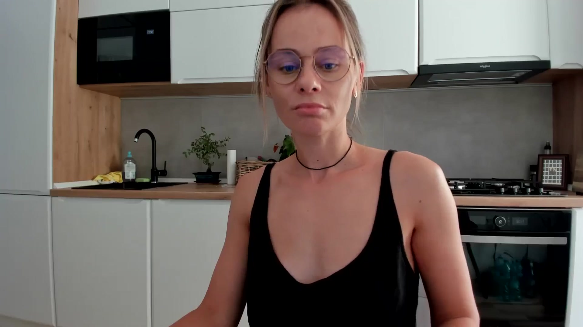 Gallery image thumbnail from DebbyPaige's myfreecams stream on, 08/10/2025, 16:53 image 6 of 20