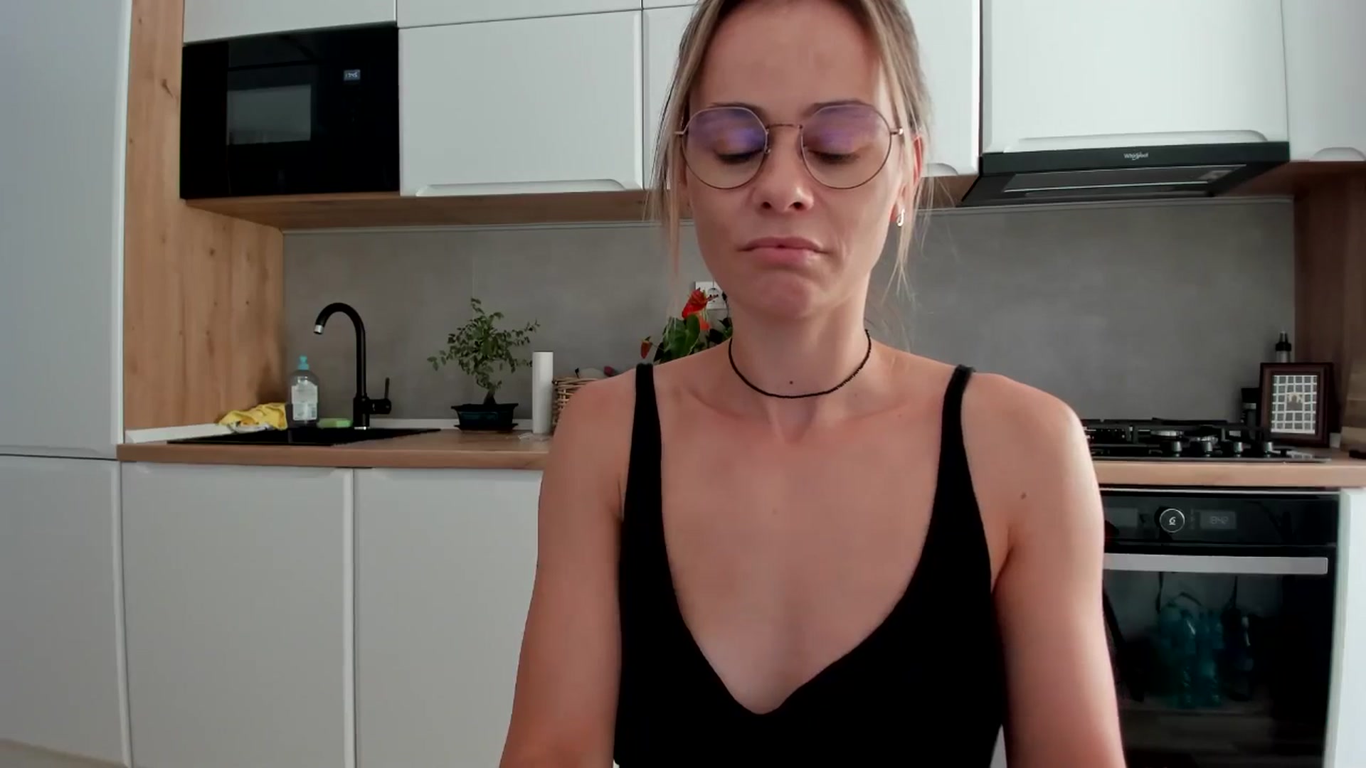 Gallery image thumbnail from DebbyPaige's myfreecams stream on, 08/10/2025, 16:53 image 7 of 20