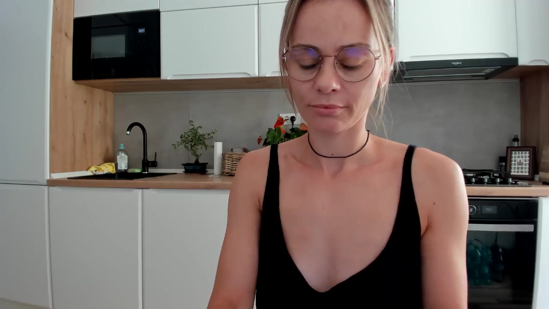 Gallery image thumbnail from DebbyPaige's myfreecams stream on, 08/10/2025, 16:53 image 11 of 20