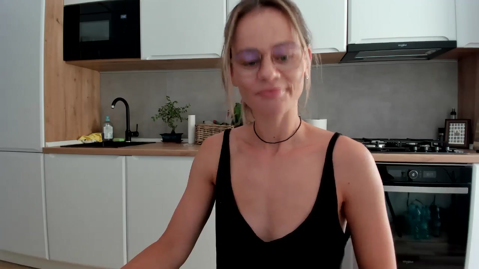 Gallery image thumbnail from DebbyPaige's myfreecams stream on, 08/10/2025, 16:53 image 4 of 20