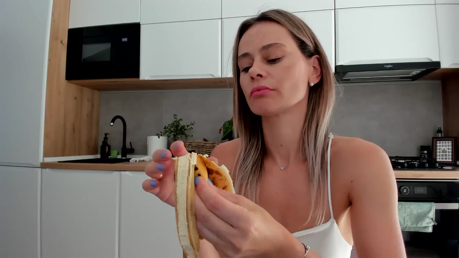 Gallery image thumbnail from DebbyPaige's myfreecams stream on, 08/11/2025, 13:07 image 12 of 20