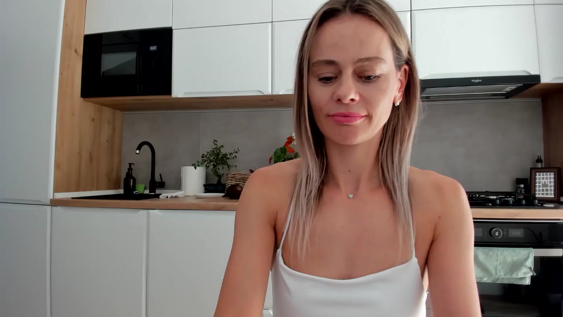 Gallery image thumbnail from DebbyPaige's myfreecams stream on, 08/11/2025, 13:07 image 11 of 20