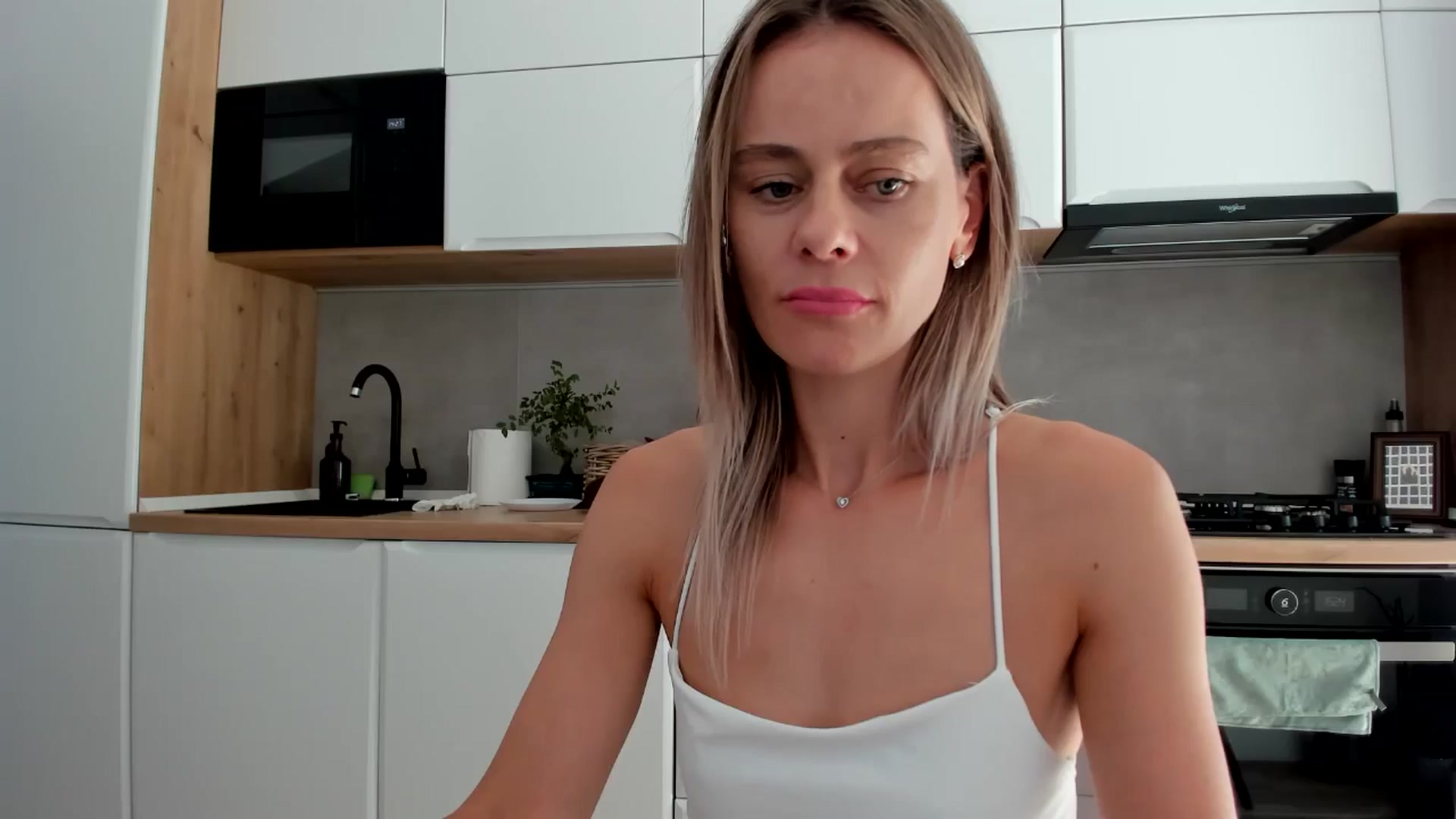 Gallery image thumbnail from DebbyPaige's myfreecams stream on, 08/11/2025, 13:07 image 10 of 20