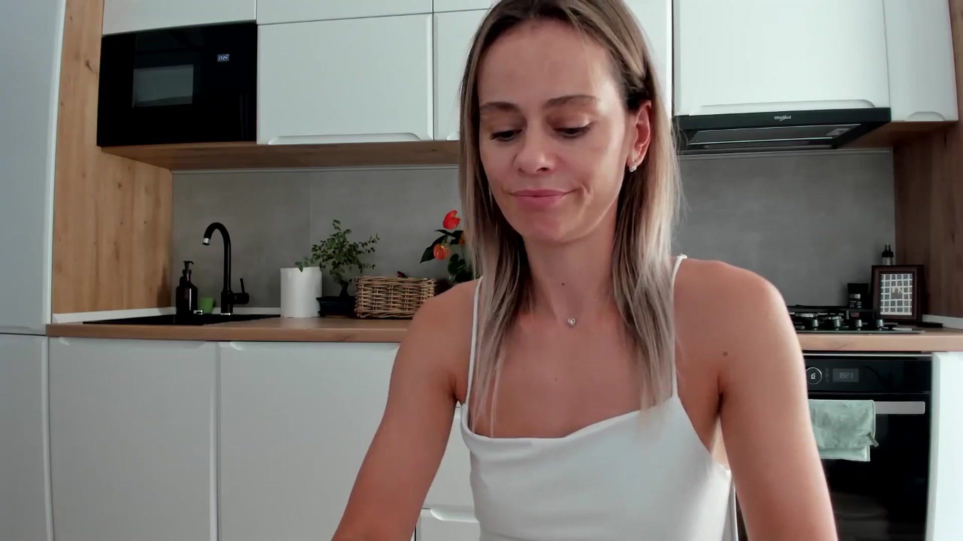 Gallery image thumbnail from DebbyPaige's myfreecams stream on, 08/11/2025, 16:10 image 15 of 20