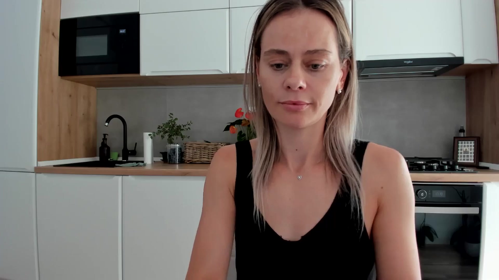Gallery image thumbnail from DebbyPaige's myfreecams stream on, 08/12/2025, 15:00 image 13 of 20