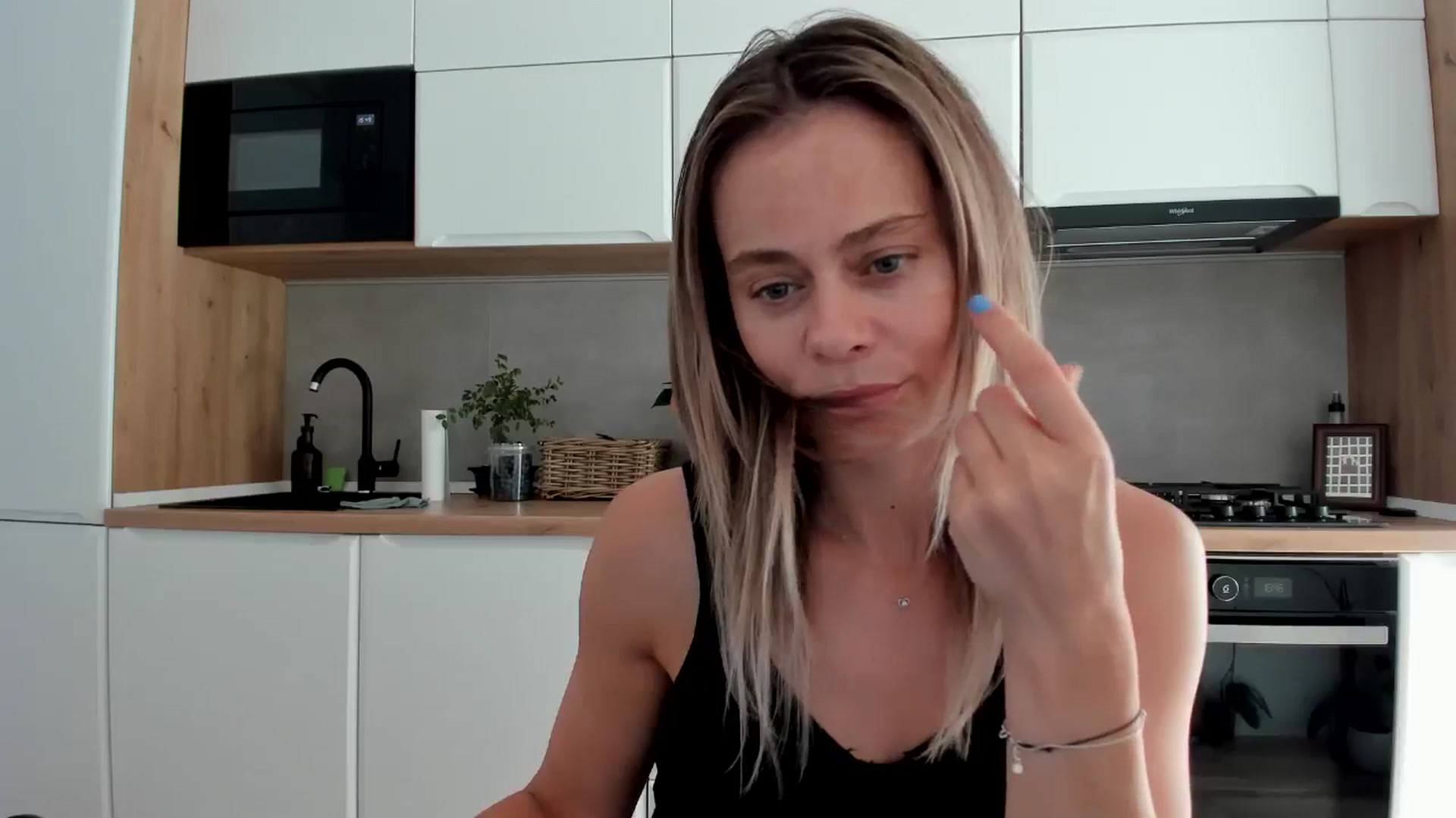 Gallery image thumbnail from DebbyPaige's myfreecams stream on, 08/12/2025, 15:00 image 6 of 20