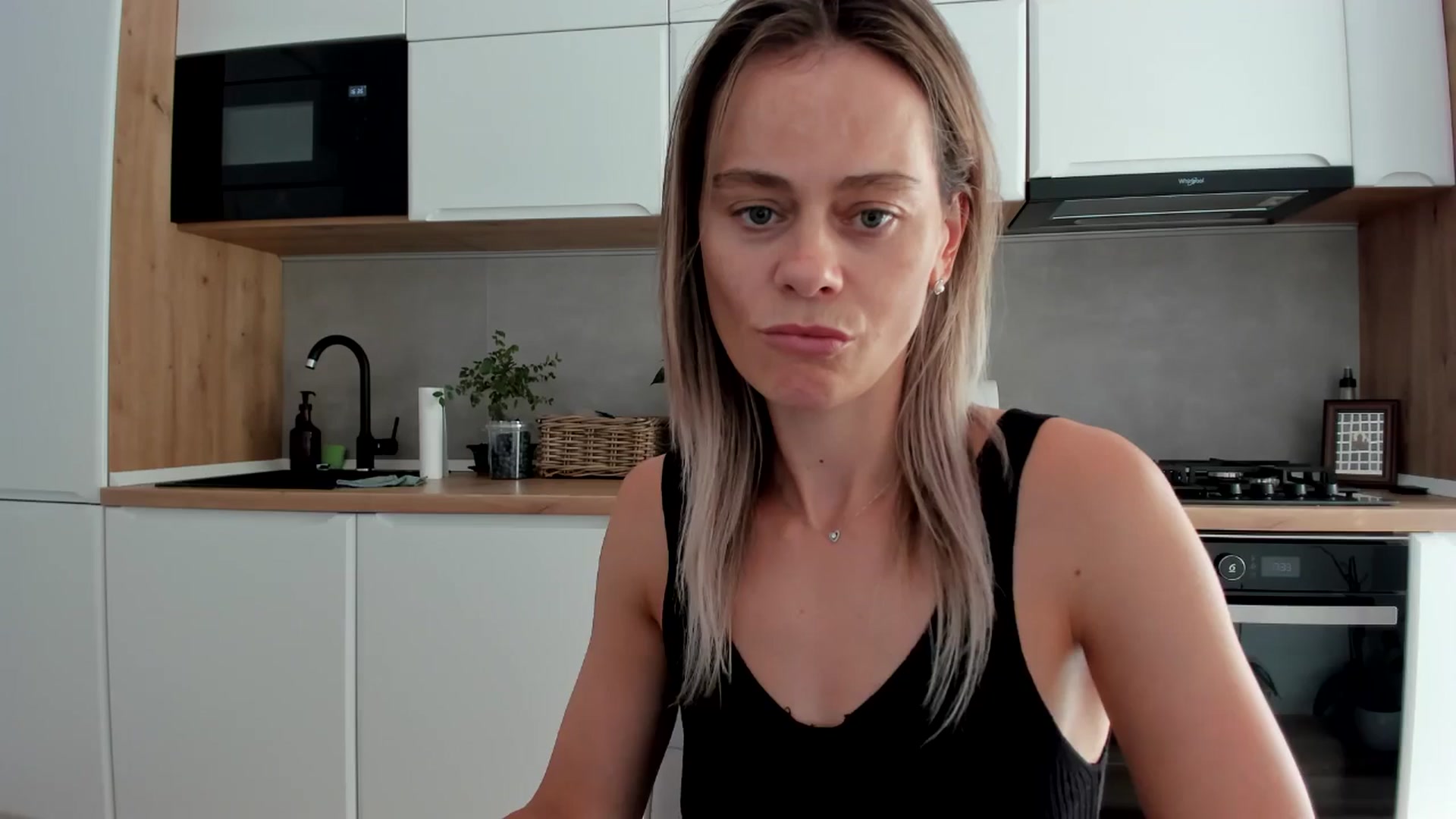Gallery image thumbnail from DebbyPaige's myfreecams stream on, 08/12/2025, 15:00 image 16 of 20